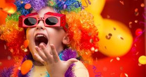 Deixou a fantasia de Carnaval do filhote para cima da hora? Ou está sem tempo para ir a lojas atrás de alguma peça? Não se preocupe! A PiolhoLess te dá três ideias de fantasias de Carnaval para crianças fáceis de fazer. Confira!
