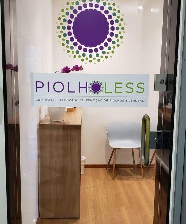 A PiolhoLess Pinheiros foi inaugurada ontem e já está disponível para agendamentos. A unidade é a primeira franquia da PiolhoLess, primeiro centro de tratamento para piolhos e lêndeas no Brasil.
